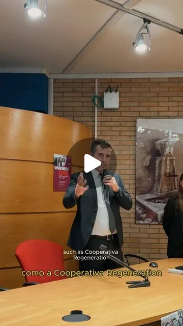 Giuliano Resce speaking at the Università degli Studi del Molise about the partnership with Cooperativa Regeneration